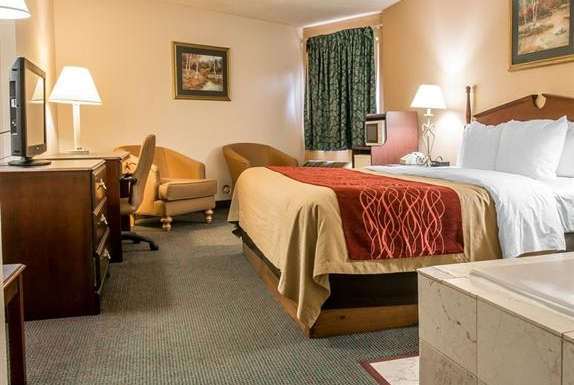Baymont By Wyndham Airport Area Free Airport Shuttle Belleville